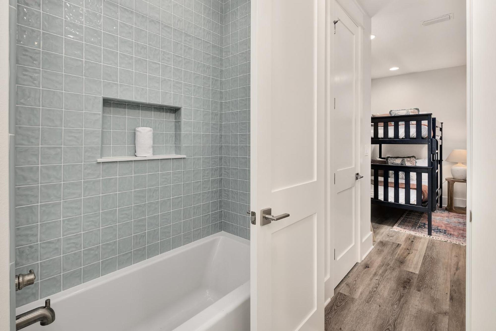Shellabrate Good Times A Brand New Home For 2024 Only 3 Blocks To The Beach With Community Pool サンタ・ローザ・ビーチ エクステリア 写真